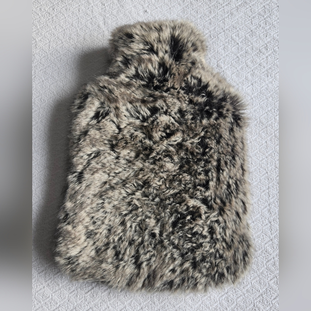 HOT WATER BOTTLE with Super Soft Charcoal Grey Faux Fur Cover. NWOT.